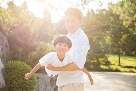 夢到抱小男孩|梦见自己抱着小男孩